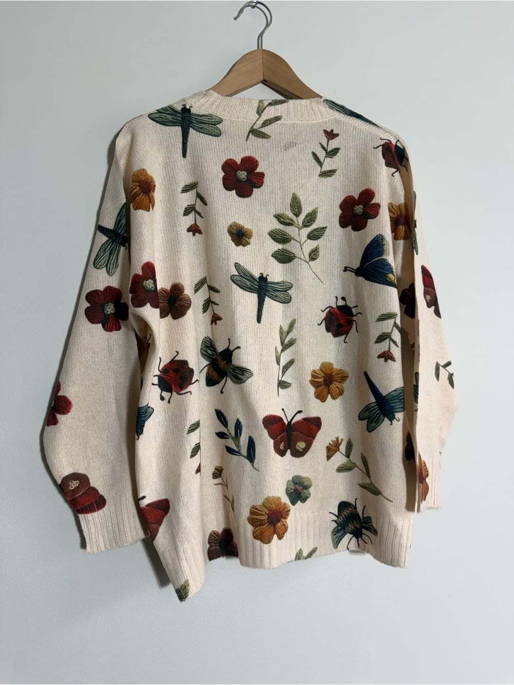 Cream Botanical Insect Print Oversized Sweater Floral Butterfly Bee M-XL - Picture 7 of 7